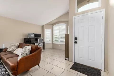 Entry Way - 159 W Gail Dr, Gilbert, AZ 85233 photo 2 of 5