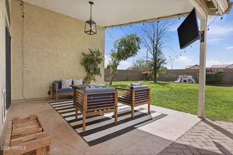 Exterior - 1300 S Heritage Dr, Gilbert, AZ 85296 photo 7 of 10