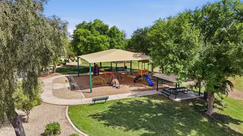 View/Area - 1300 S Heritage Dr, Gilbert, AZ 85296 photo 3 of 11