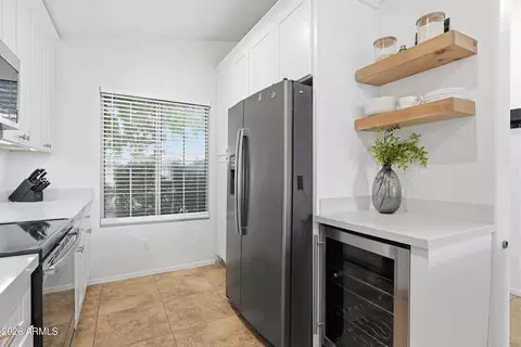 Kitchen - 1300 S Heritage Dr, Gilbert, AZ 85296 photo 4 of 4