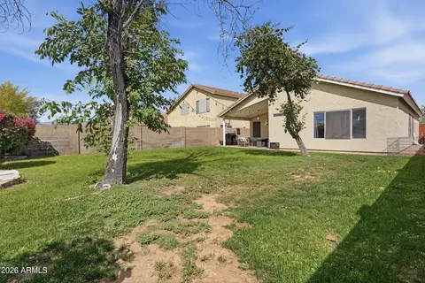 Exterior - 1300 S Heritage Dr, Gilbert, AZ 85296 photo 3 of 10