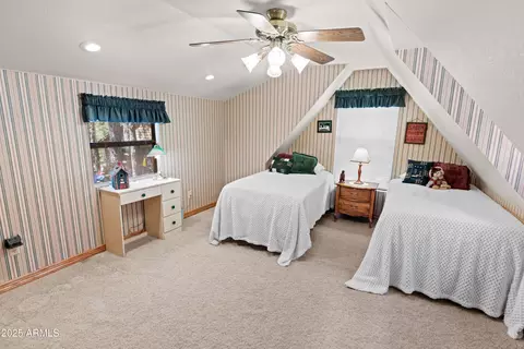 Bedroom - 3910 Larson Loop, Forest Lakes, AZ 85931 photo 3 of 6