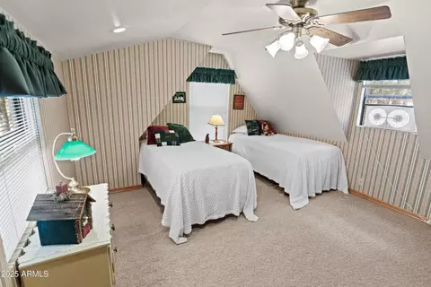 Bedroom - 3910 Larson Loop, Forest Lakes, AZ 85931 photo 4 of 6