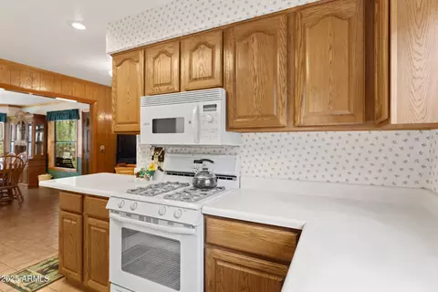 Kitchen - 3910 Larson Loop, Forest Lakes, AZ 85931 photo 2 of 2