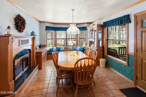 Dining - 3910 Larson Loop, Forest Lakes, AZ 85931 photo 2 of 4