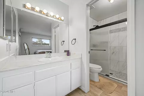 Bath - 5525 E Thomas Rd #H2, Phoenix, AZ 85018 photo 2 of 2