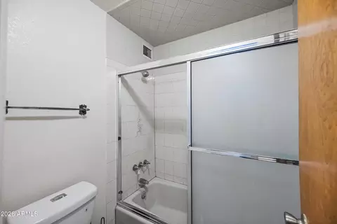 Bath - 7358 E Alamo Way, Globe, AZ 85501 photo 5 of 5