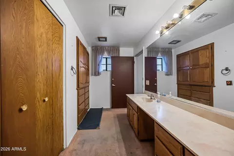 Bath - 7358 E Alamo Way, Globe, AZ 85501 photo 4 of 5