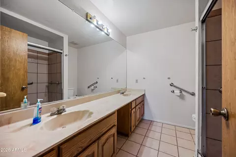 Bath - 7358 E Alamo Way, Globe, AZ 85501 photo 2 of 5