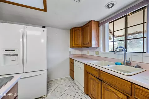 Kitchen - 7358 E Alamo Way, Globe, AZ 85501 photo 3 of 7
