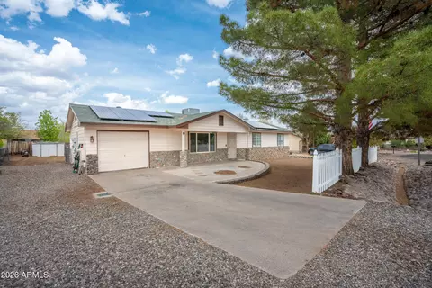 208 W Whipple Dr, Cottonwood, AZ 86326