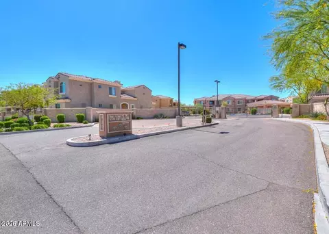 900 S Canal Dr #206, Chandler, AZ 85225