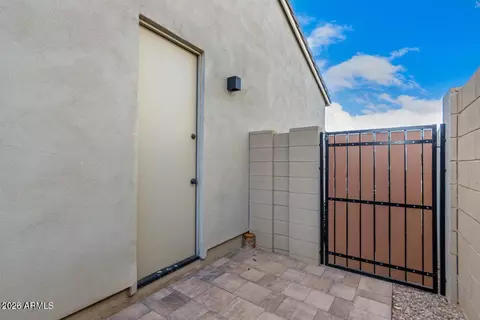 Exterior - 1461 E San Carlos Way, Gilbert, AZ 85298 photo 8 of 8