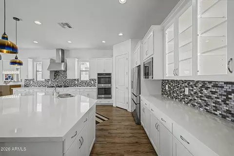 Kitchen - 1461 E San Carlos Way, Gilbert, AZ 85298 photo 6 of 6