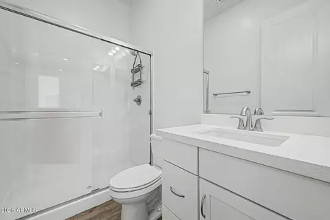 Bath - 1461 E San Carlos Way, Gilbert, AZ 85298 photo 4 of 4