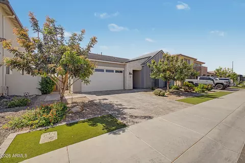 Exterior - 1461 E San Carlos Way, Gilbert, AZ 85298 photo 1 of 8