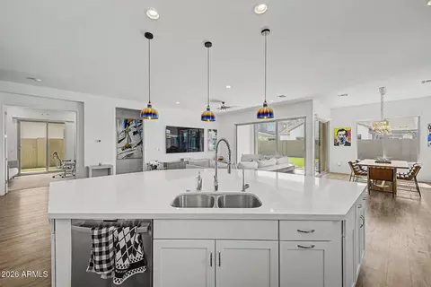 Kitchen - 1461 E San Carlos Way, Gilbert, AZ 85298 photo 4 of 6