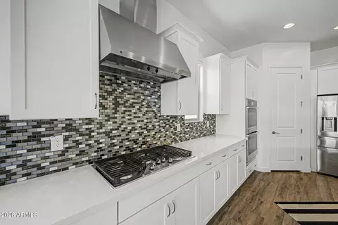 Kitchen - 1461 E San Carlos Way, Gilbert, AZ 85298 photo 5 of 6