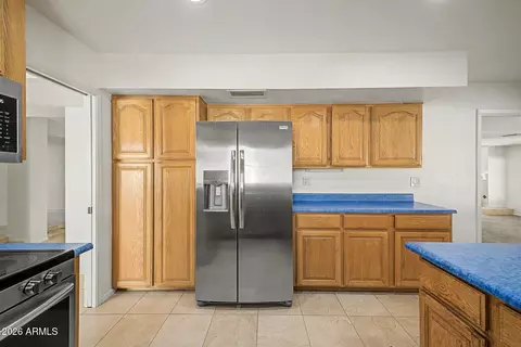Kitchen - 621 E Calavar Rd, Phoenix, AZ 85022 photo 1 of 3