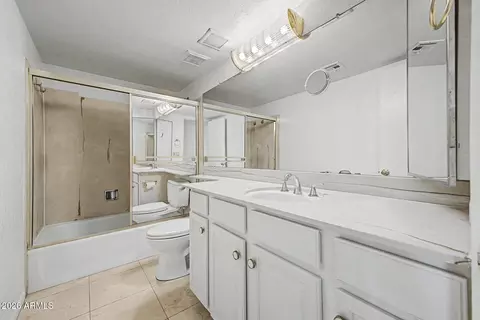 Bath - 621 E Calavar Rd, Phoenix, AZ 85022 photo 3 of 3