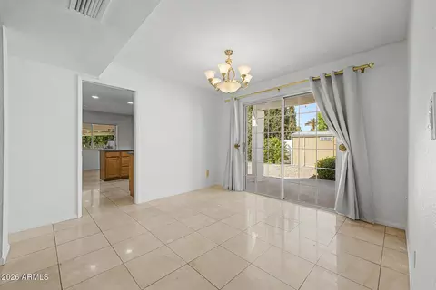 Dining - 621 E Calavar Rd, Phoenix, AZ 85022 photo 1 of 2