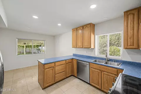 Kitchen - 621 E Calavar Rd, Phoenix, AZ 85022 photo 3 of 3