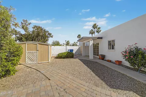 Exterior - 621 E Calavar Rd, Phoenix, AZ 85022 photo 9 of 9