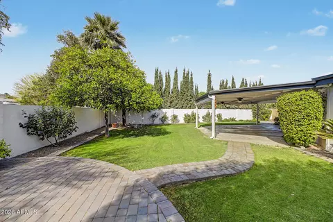 Exterior - 621 E Calavar Rd, Phoenix, AZ 85022 photo 5 of 9