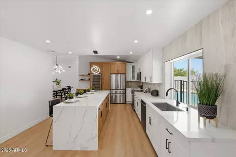 Kitchen - 2218 E Sunnyside Dr, Phoenix, AZ 85028 photo 2 of 6