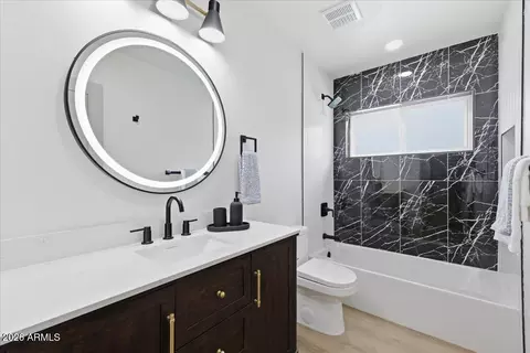 Bath - 2218 E Sunnyside Dr, Phoenix, AZ 85028 photo 4 of 7