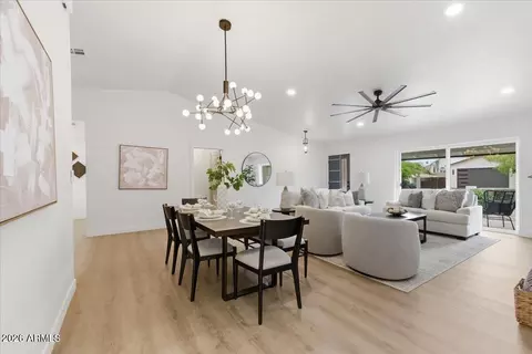 Dining - 2218 E Sunnyside Dr, Phoenix, AZ 85028 photo 1 of 2