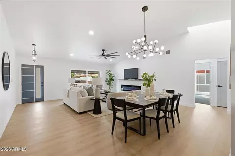 Dining - 2218 E Sunnyside Dr, Phoenix, AZ 85028 photo 2 of 2