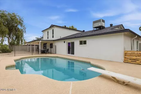 Exterior - 2218 E Sunnyside Dr, Phoenix, AZ 85028 photo 3 of 13
