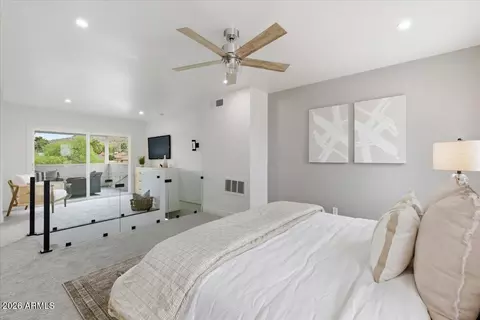 Bedroom - 2218 E Sunnyside Dr, Phoenix, AZ 85028 photo 5 of 6