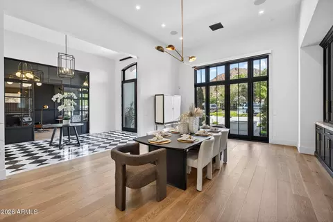 Dining - 5617 E Montecito Ave, Phoenix, AZ 85018 photo 3 of 4