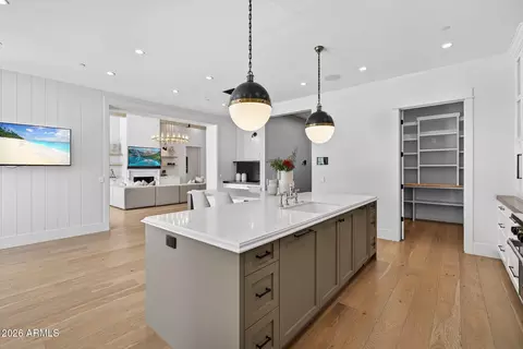 Kitchen - 5617 E Montecito Ave, Phoenix, AZ 85018 photo 3 of 4
