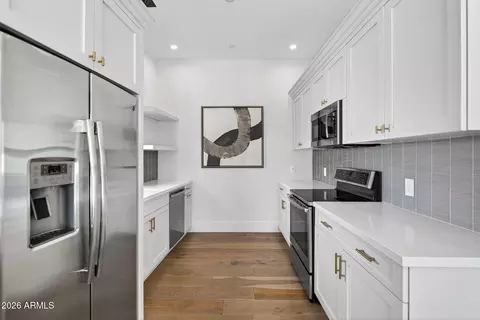 Kitchen - 5617 E Montecito Ave, Phoenix, AZ 85018 photo 4 of 4