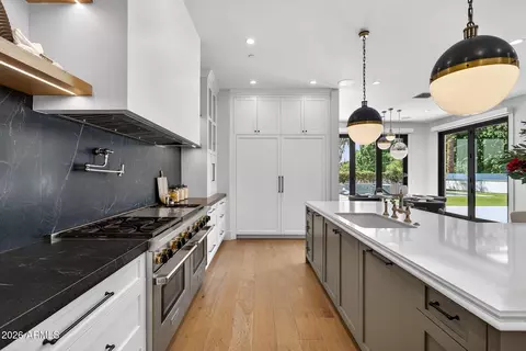 Kitchen - 5617 E Montecito Ave, Phoenix, AZ 85018 photo 2 of 4