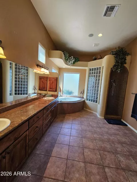 Bath - 1428 E Breezy Ct, Phoenix, AZ 85086 photo 3 of 11