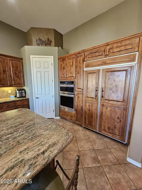 Kitchen - 1428 E Breezy Ct, Phoenix, AZ 85086 photo 8 of 9