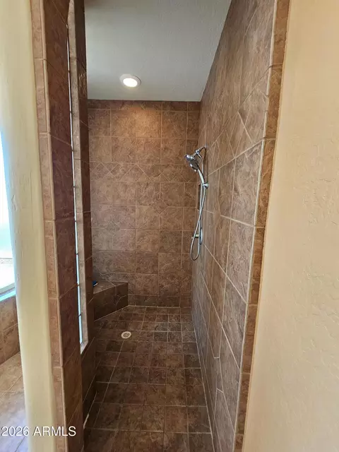Bath - 1428 E Breezy Ct, Phoenix, AZ 85086 photo 5 of 11