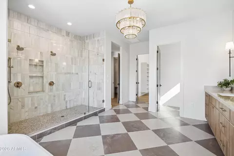 Bath - 4206 E Whitton Ave, Phoenix, AZ 85018 photo 6 of 10