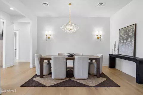 Dining - 4206 E Whitton Ave, Phoenix, AZ 85018 photo 2 of 3
