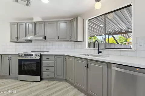8601 N 103rd Ave #226, Peoria, AZ 85345