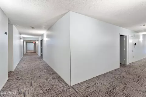 Entry Way - 3033 E Devonshire Ave #2009, Phoenix, AZ 85016 photo 2 of 4