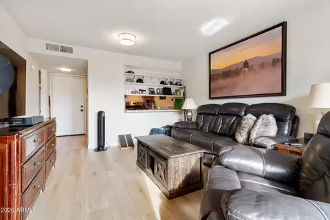 Living - 3033 E Devonshire Ave #2009, Phoenix, AZ 85016 photo 1 of 5