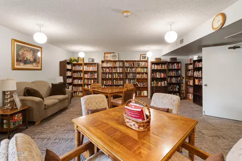 View/Area - 3033 E Devonshire Ave #2009, Phoenix, AZ 85016 photo 9 of 15