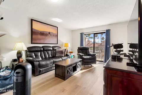 Living - 3033 E Devonshire Ave #2009, Phoenix, AZ 85016 photo 4 of 5