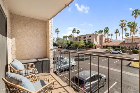 Exterior - 3033 E Devonshire Ave #2009, Phoenix, AZ 85016 photo 2 of 6
