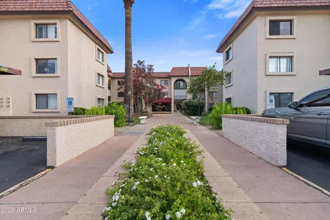 Exterior - 3033 E Devonshire Ave #2009, Phoenix, AZ 85016 photo 3 of 6
